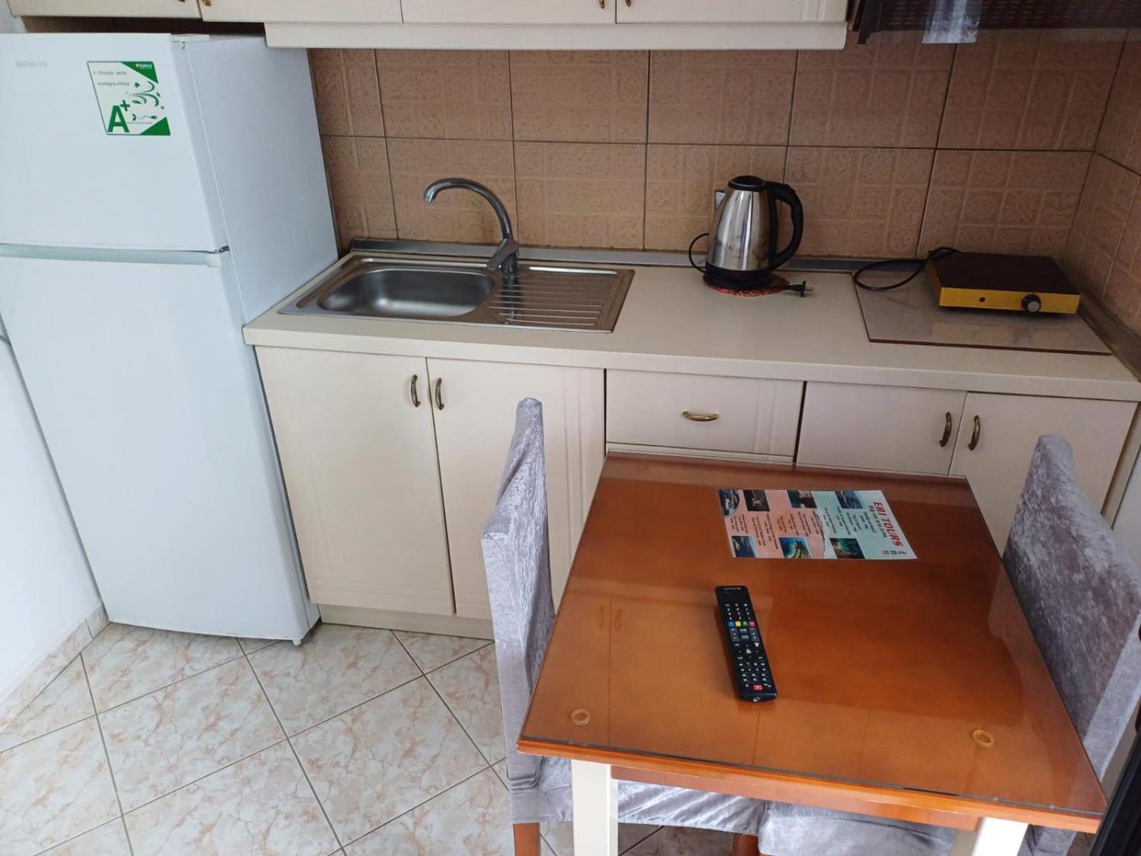 Vila Erjoni Aparthotel