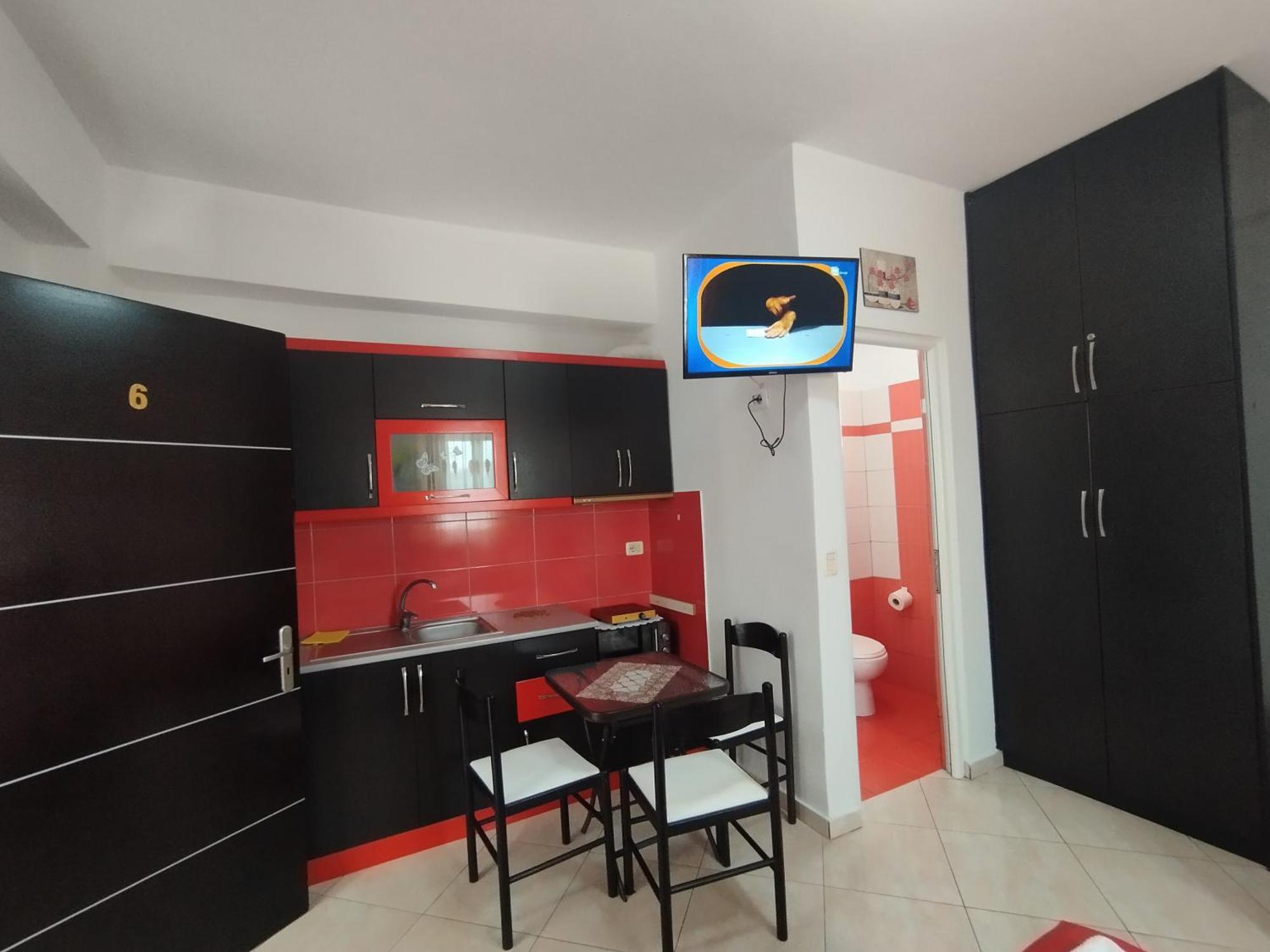 Erjoni Aparthotel *